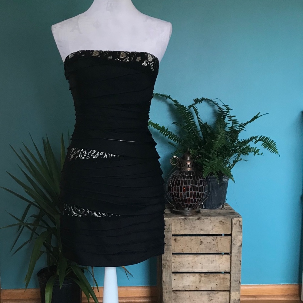 bebe ‘Carlita’ Tiered Mini Dress